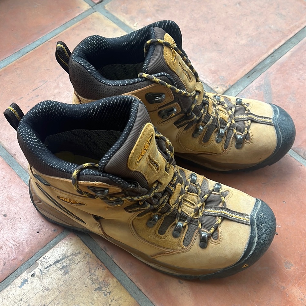 Keen Waterproof Steel Toed Boots- Size 10.5